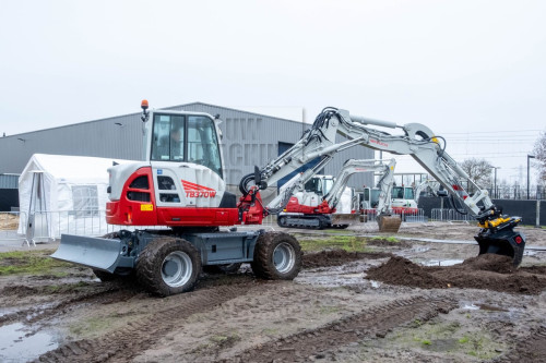 Takeuchi TB370W 14